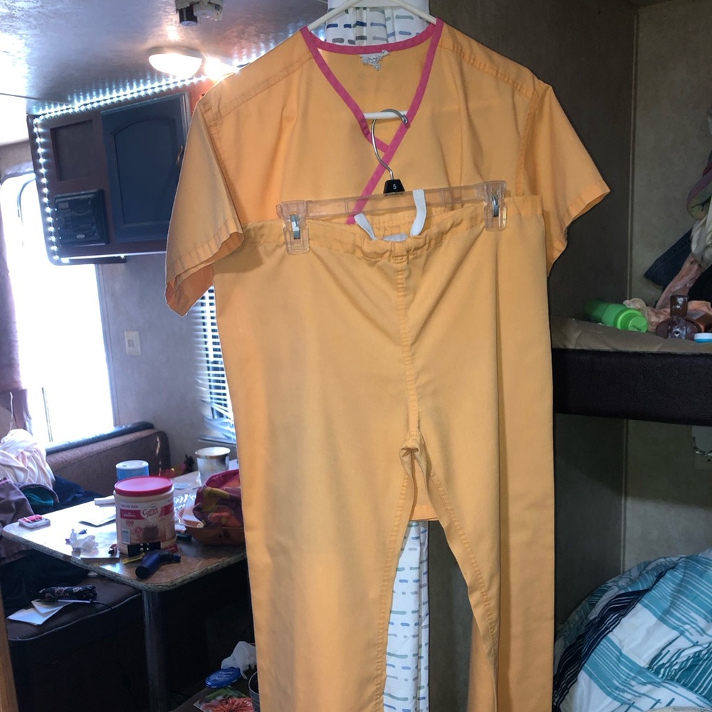 Urbane Scrubs